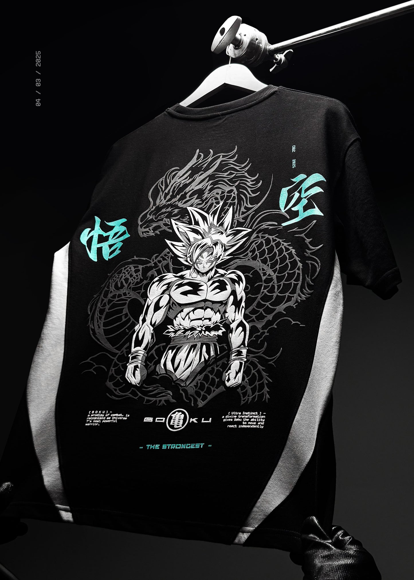 ULTRA INSTINCT GOKU / OVERSIZED T-SHIRT