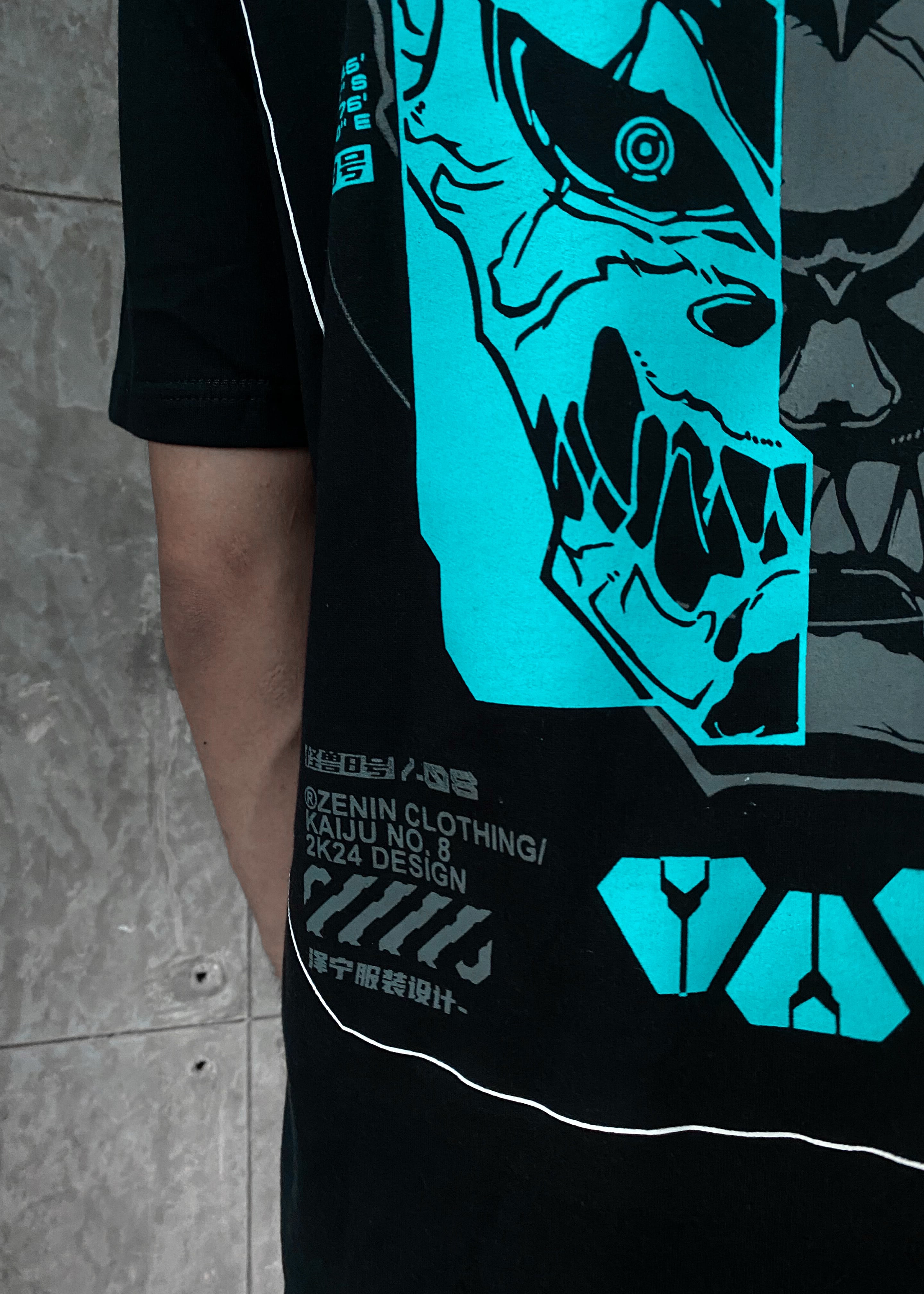 KAIJU NO. 8 / 01 / OVERSIZED T-SHIRT