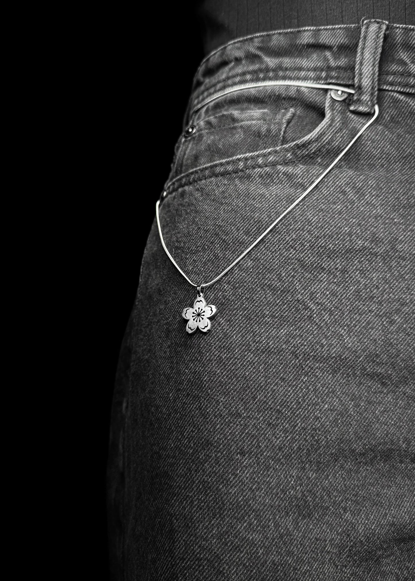 SAKURA / PENDANT WITH CHAIN
