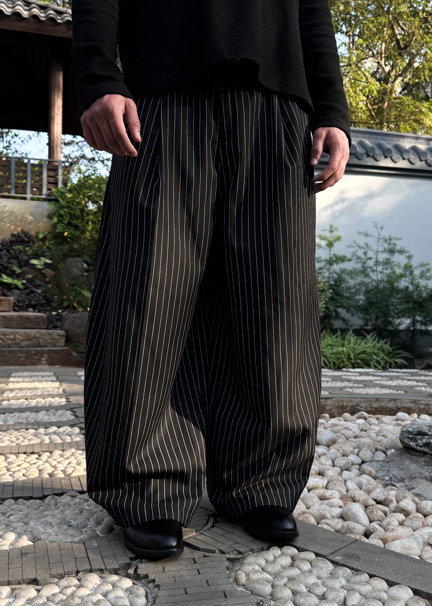 STRIPED BAGGY PANTS