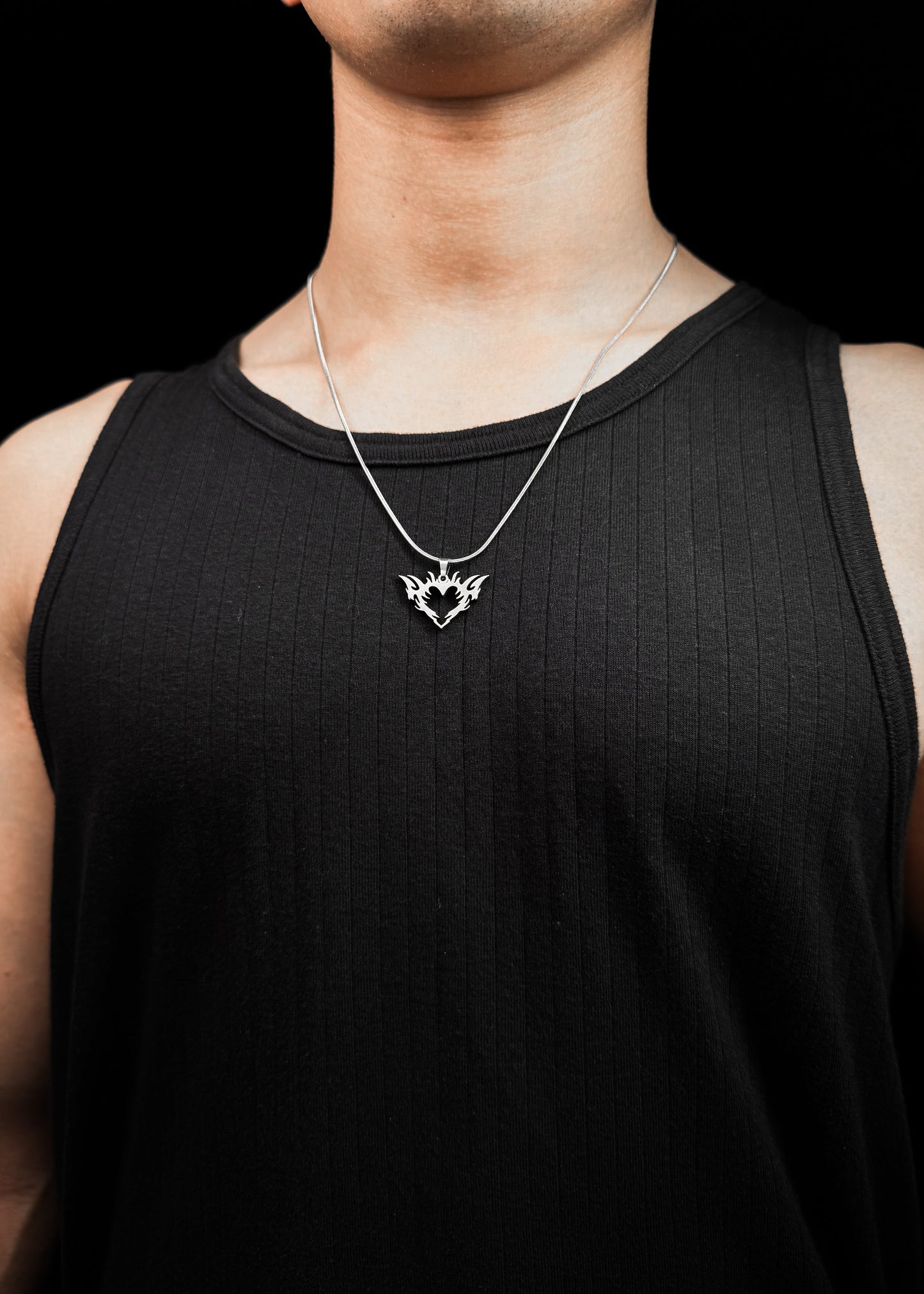 HEART GOTH / PENDANT WITH CHAIN