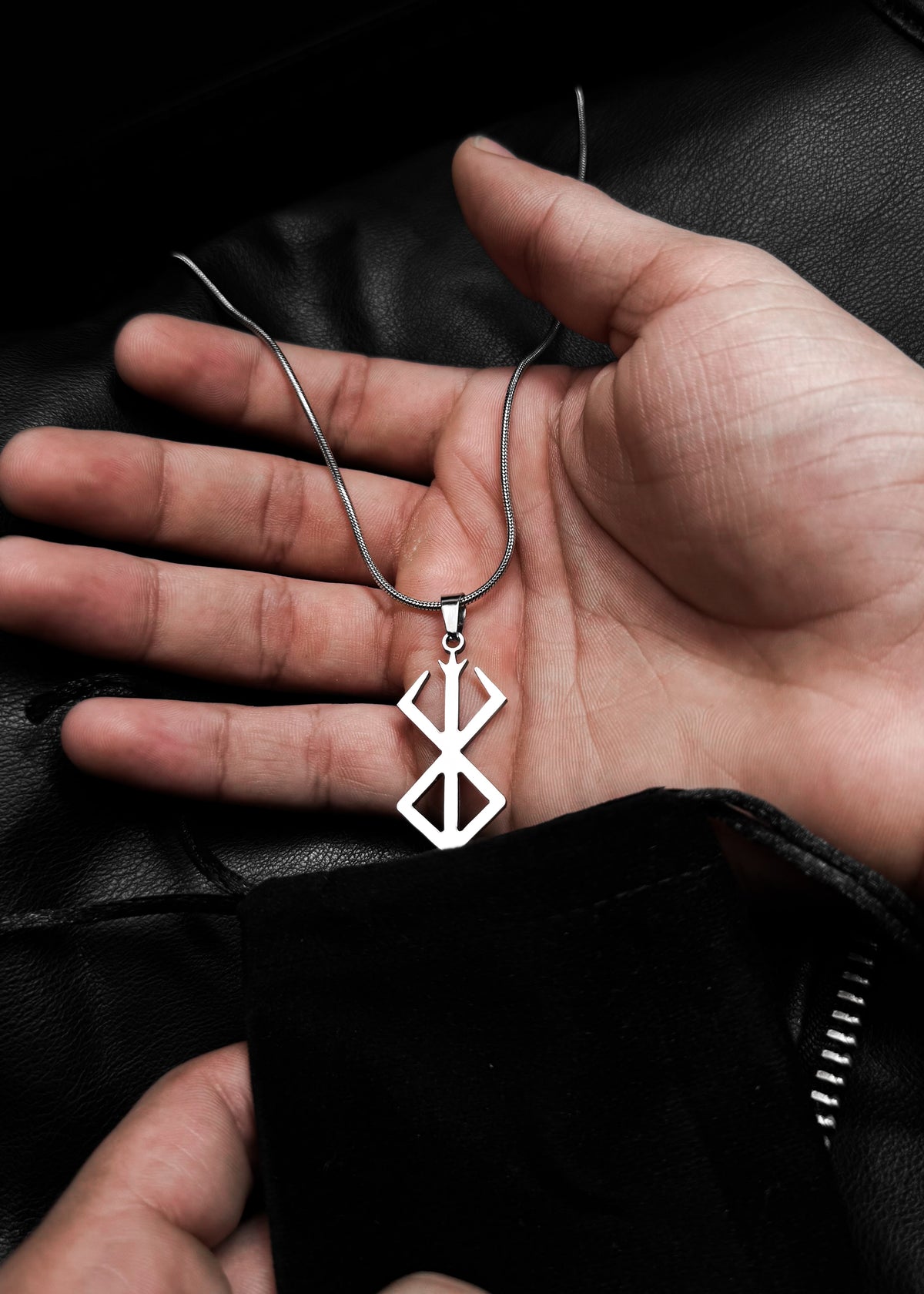 DEMON / PENDANT WITH CHAIN