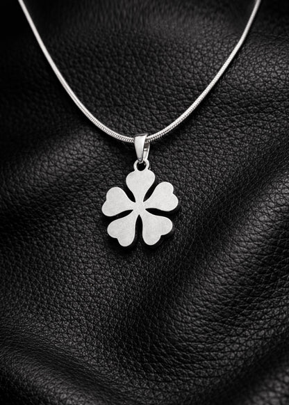 FIVE CLOVER / PENDANT WITH CHAIN