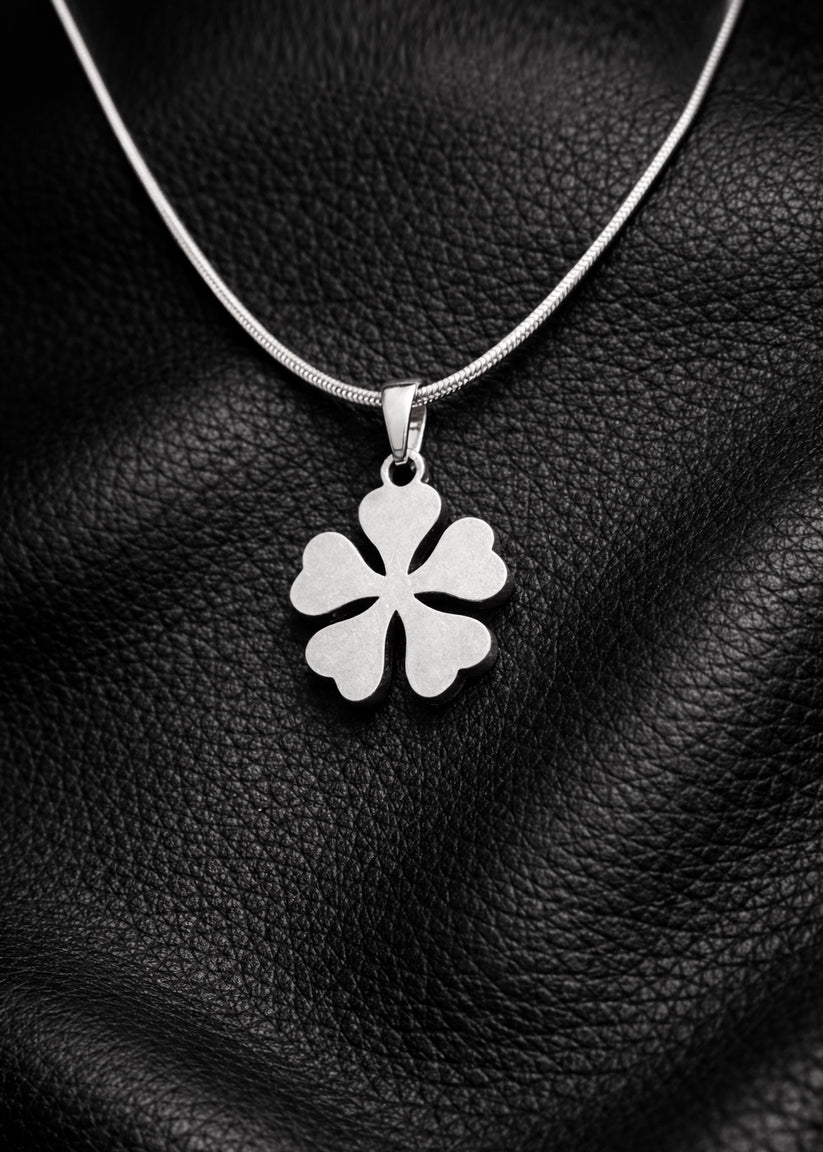 FIVE CLOVER / PENDANT WITH CHAIN – ZENIN